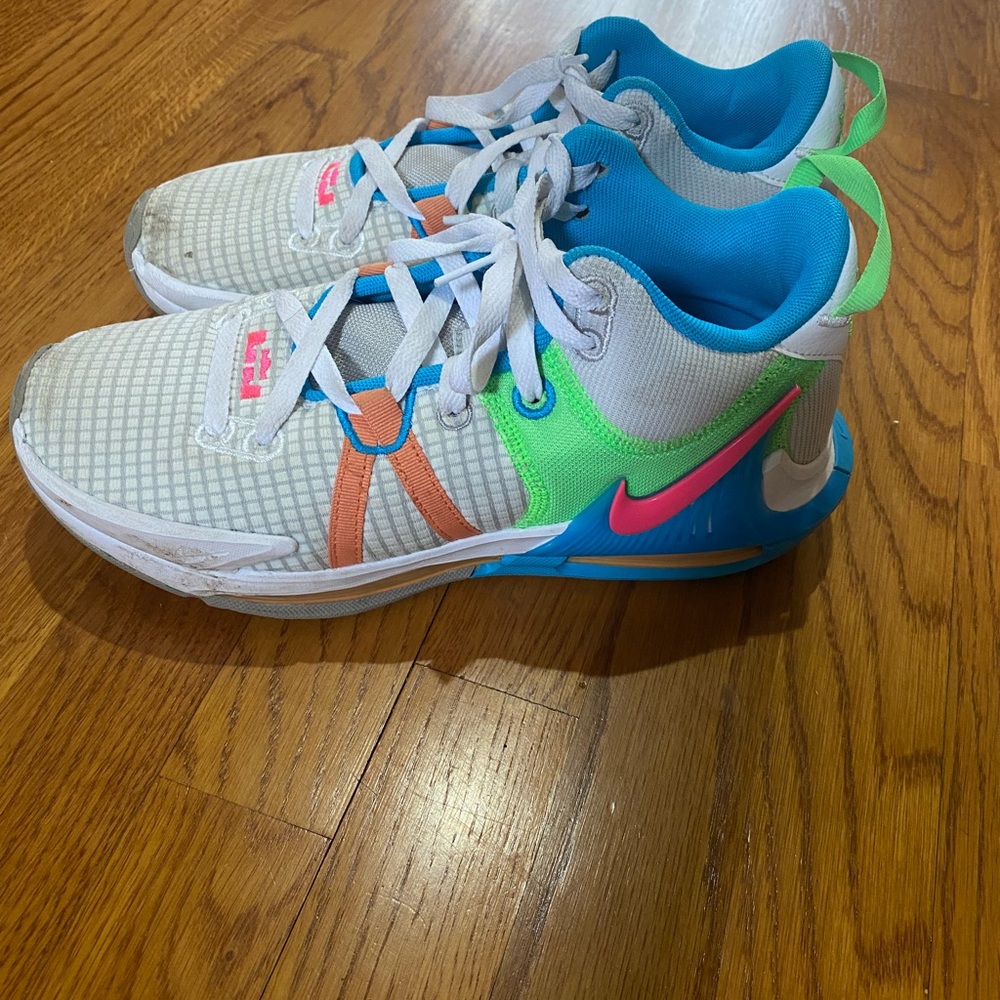 Nike LeBron Witness VII Basketball Sneakers Unisex